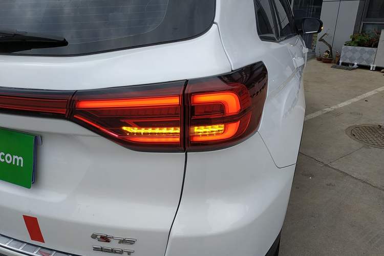 Used CHANGAN CS75 2021 Honor Million Edition 280T DCT Navigation Model
