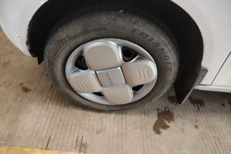 Used Geely Galaxy Panda 2024 Panda Mini 200km Longteng PRO Edition Left Front Wheel Hub