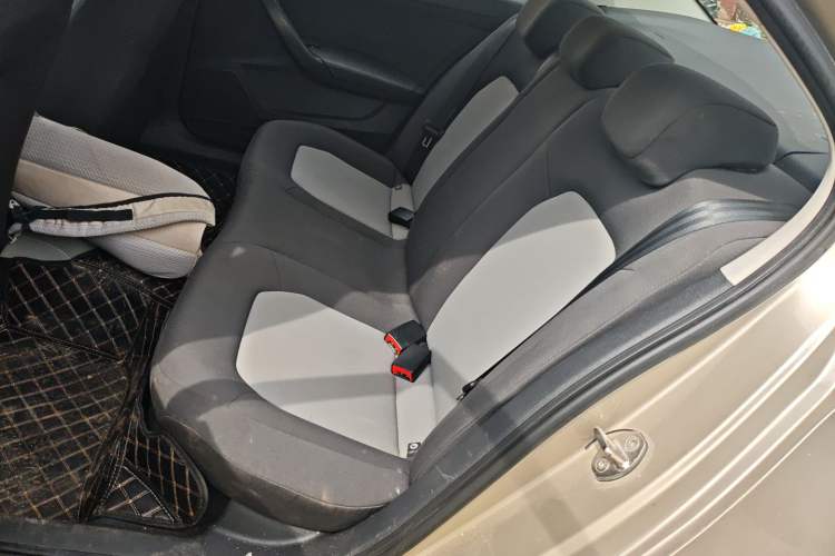 Used Skoda Rapid 2016 1.4L Manual Front-Wheel Drive Model Left Rear Seat