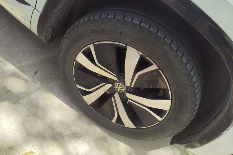 Used Volkswagen Tayron GTE Plug-in Hybrid 2020 1.4T Luxury Model Right Front Wheel Hub