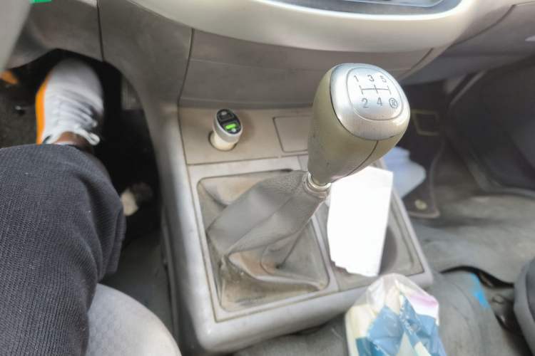 Used Jinbei Hiace 2016 2.0L Express Series Standard Version V19