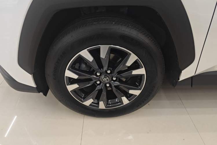 Used Toyota RAV4 2026 Model 2.0L Two-Wheel Drive Luxury Edition
