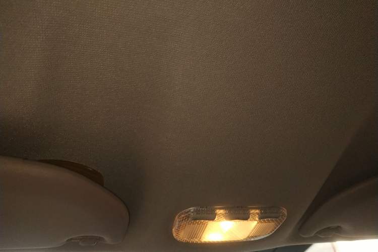 Used Citroen Elysee 2015 Zhishang Edition 1.6L Manual Fashion Model