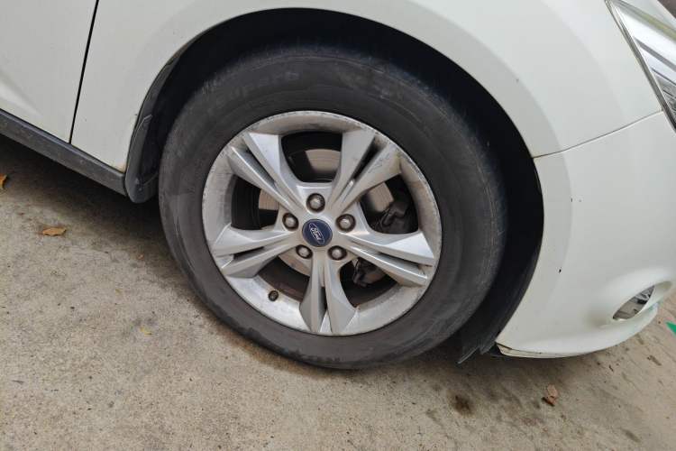 Used Ford Focus 2012 Sedan 1.6L Automatic Fashion Edition