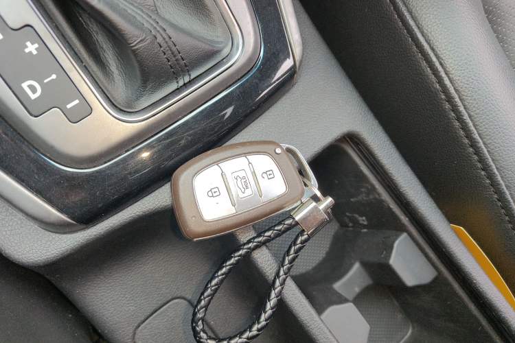 Used Hyundai Elantra (5th Generation / Langdong) 2015 1.6L Automatic Luxury Model Vehicle Key