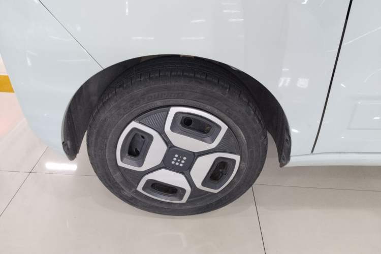 Used Dongfeng Fengon MINIEV 2022 Shishi Style Luxury Version Left Front Wheel Hub