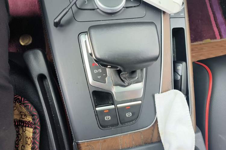 Used Audi Q5L 2020 Revised 40 TFSI Prestige Edition Gear Lever