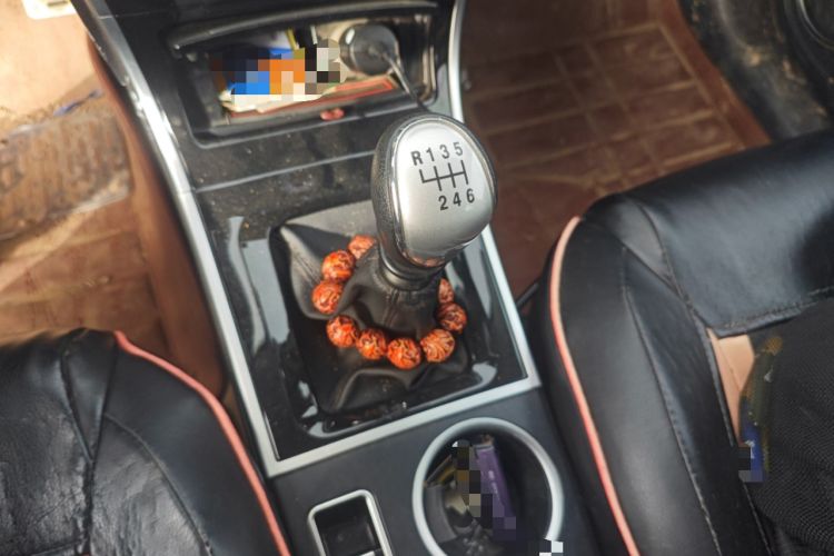 Used Haval H2 2016 Red-Label 1.5T Manual Two-Wheel Drive Luxury Model