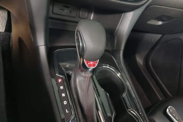 Used Chevrolet Equinox 2022 Mild Hybrid 550T RS Smart Boundary-Setting Edition Gear Lever