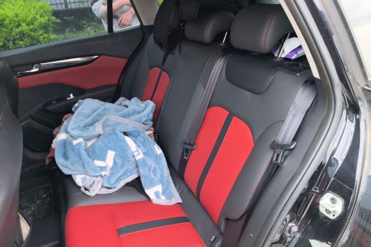 Used Dongfeng Aeolus Yixuan GS 2021 230T Automatic Star-Chasing Warrior Edition Left Rear Seat