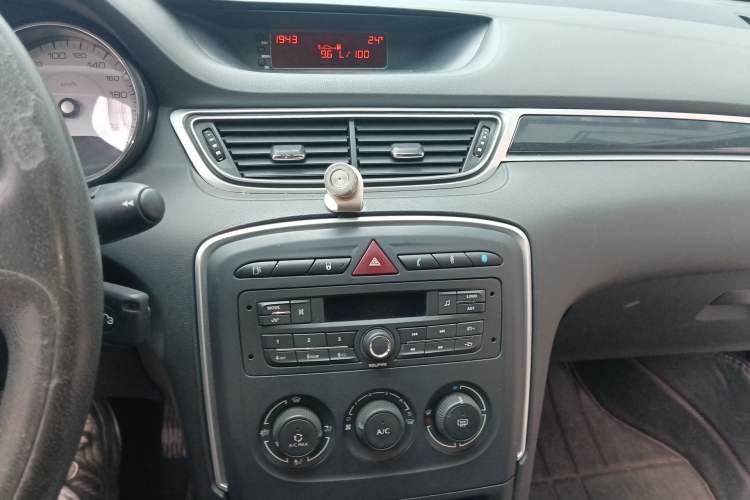 Used Peugeot 308 2014 Enjoy Edition Classic 1.6L Automatic Premium Model Audio And AC Panel