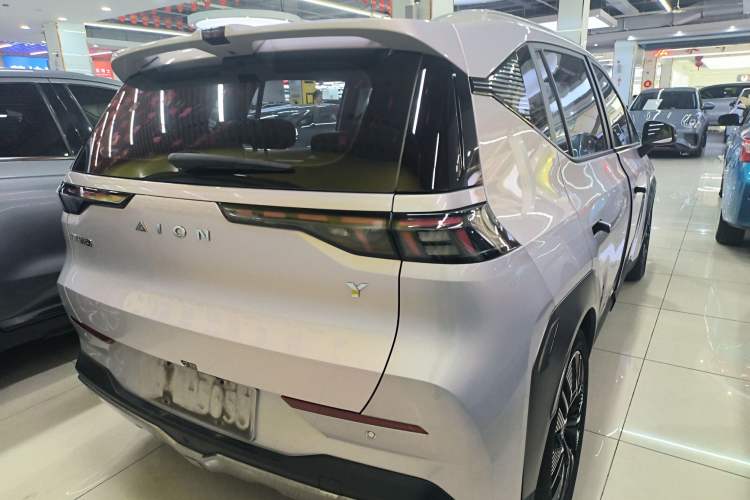 Used AION Y 2022 70 Tech Edition Lithium Iron Phosphate