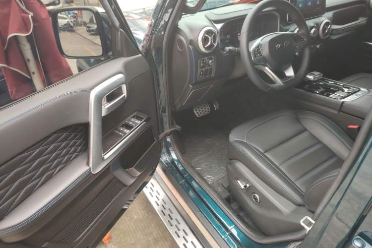 Used BAIC Off-Road BJ40 2023 2.0T Automatic Four-Wheel Drive Urban Hunter Edition Chivalrous Type