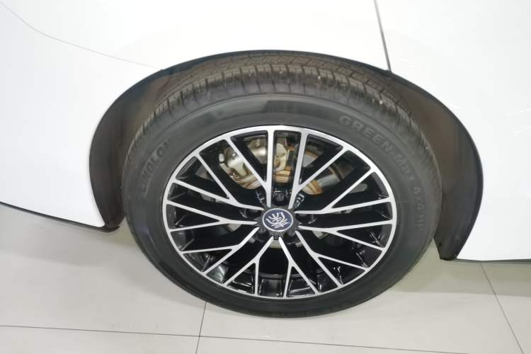 Used BYD Qin L 2024 DM-i 120KM Excellence Model
