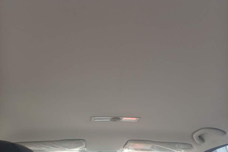 Used Volkswagen Lavida 2015 1.6L Manual Fashion Edition Headliner