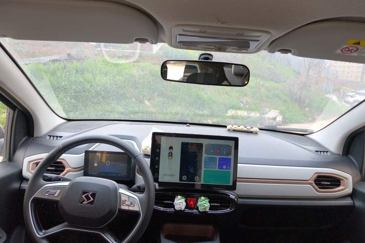 Used SOL E10X 2021 302 km Range Fashion Edition 31.4 kWh