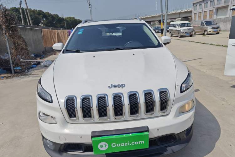 Used Jeep Cherokee 2016 2.0L Superior Edition
