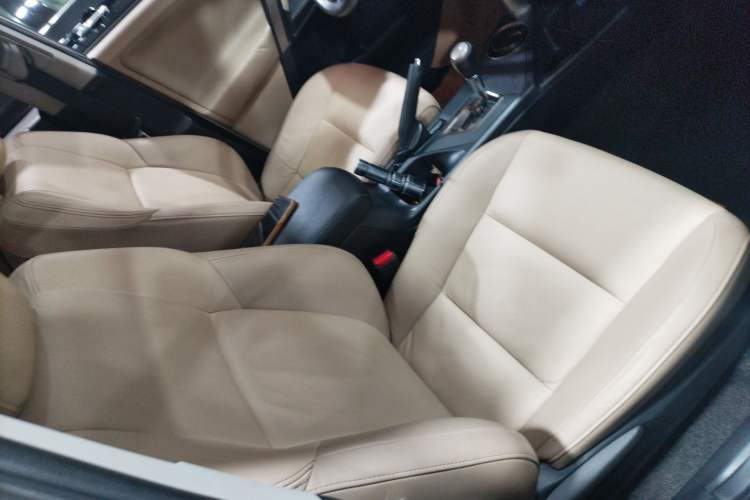 Used Toyota RAV4 2015 2.5L Automatic 4x4 Luxury Edition
