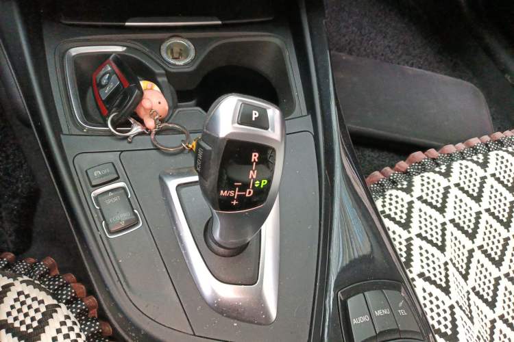 Used BMW 2 Series 2014 220i Sport Design Package Gear Lever