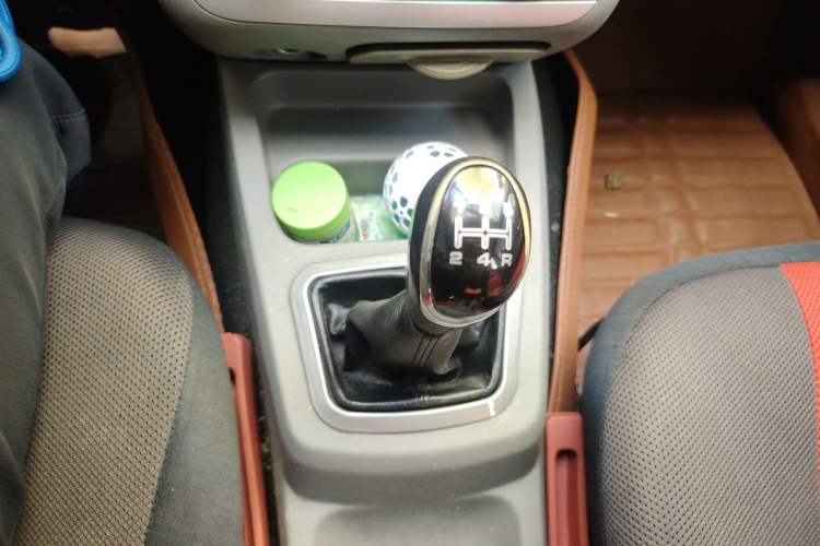 Used BAIC Weiwang M20 2015 1.2L economy version A122 Gear Lever