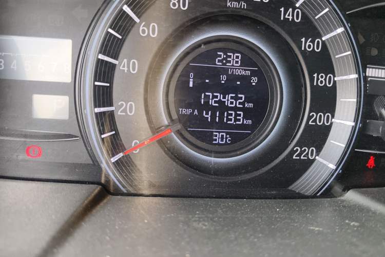 Used Honda Odyssey 2015 Revised 2.4L Luxury Edition Odometer Close Up