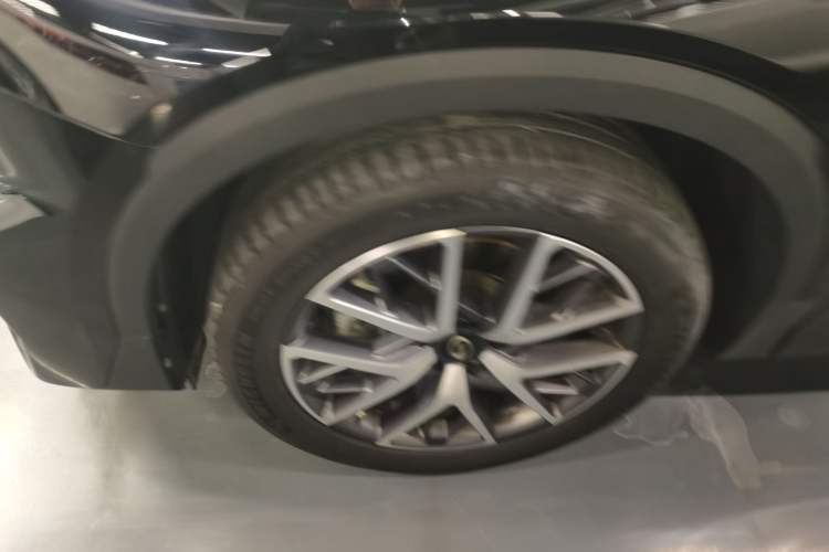 Used GAC Trumpchi GS8 2022 Linghang Series 2.0 TGDI Two-Wheel-Drive Luxury Smart Connectivity Version (7 Seats) Left Front Wheel Hub