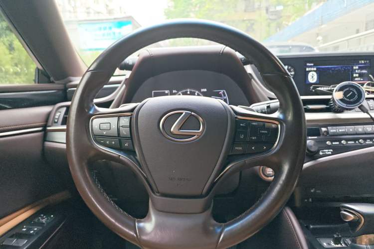 Used Lexus ES 2020 200 Excellence Edition Steering Wheel