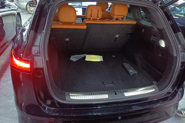 Used XPeng G9 2025 625 Long-Range Max Trunk