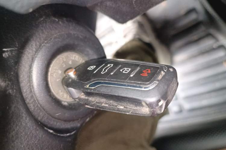 Used Nissan Livina 2010 Jingrui Edition 1.6L Automatic Smart High-End Model Vehicle Key