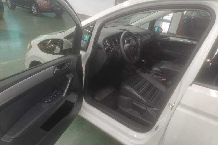 Used Volkswagen Touran 2018 Volkswagen Touran L 280TSI DSG Style Edition 7 Seats China V Emission Standard Driver Seat