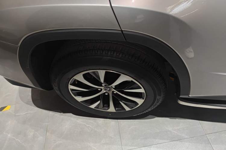 Used Lexus RX 2020 Revised Version 300 Two-Wheel Drive Elite Edition Right Rear Wheel Hub