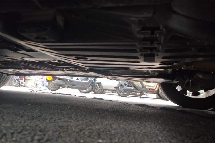 Used Volvo XC90 2024 B6 Zhiyi Luxury 7-Seater Chassis Rear Left