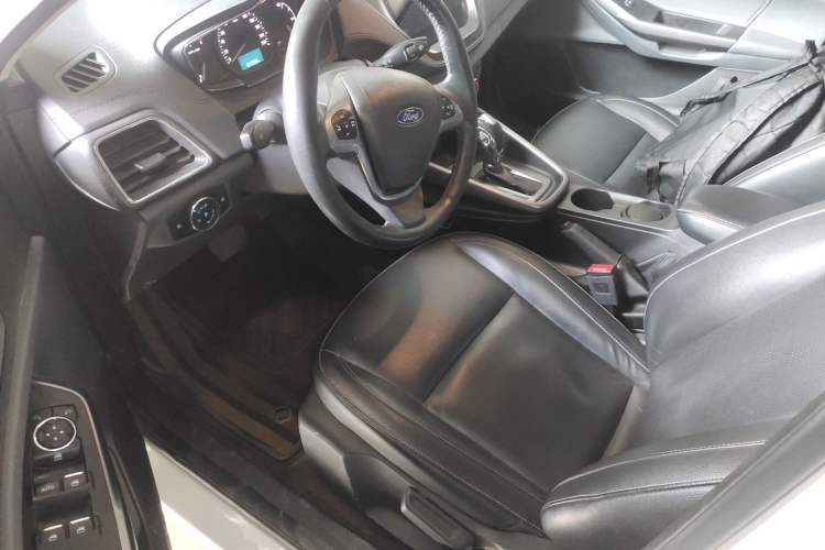 Used Ford Escort 2015 1.5L Automatic Fashion Model Left Front Seat