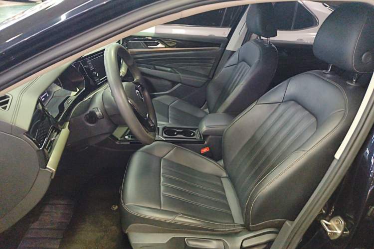 Used Volkswagen Passat 2019 280TSI Business Edition China VI Left Front Seat