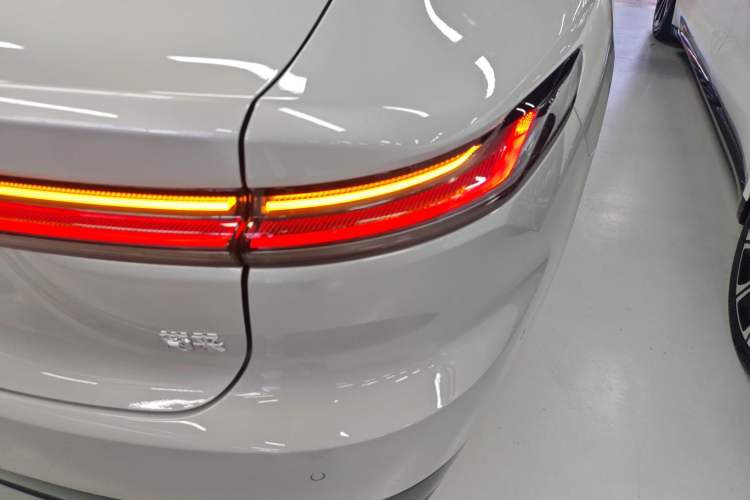 Used Nio ET7 2023 100kWh Signature Edition
