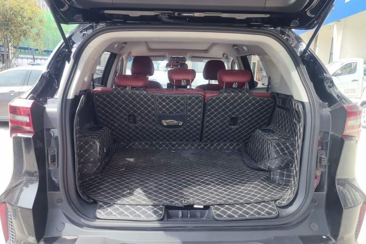 Used JETOUR X70 2024 1.5T DCT Glory PRO 5-Seater Trunk