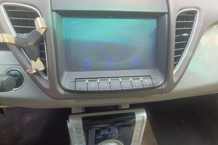 Used Luxgen 5 2014 Honor Navigation Edition 1.8T Automatic Luxury Model