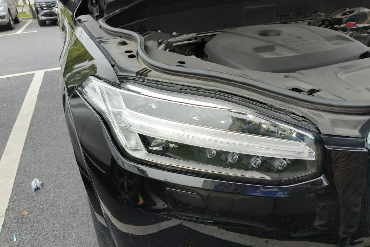 Used Volvo XC90 2020 Facelifted T6 Zhiyi Luxury 7-Seater Right Front Headlight