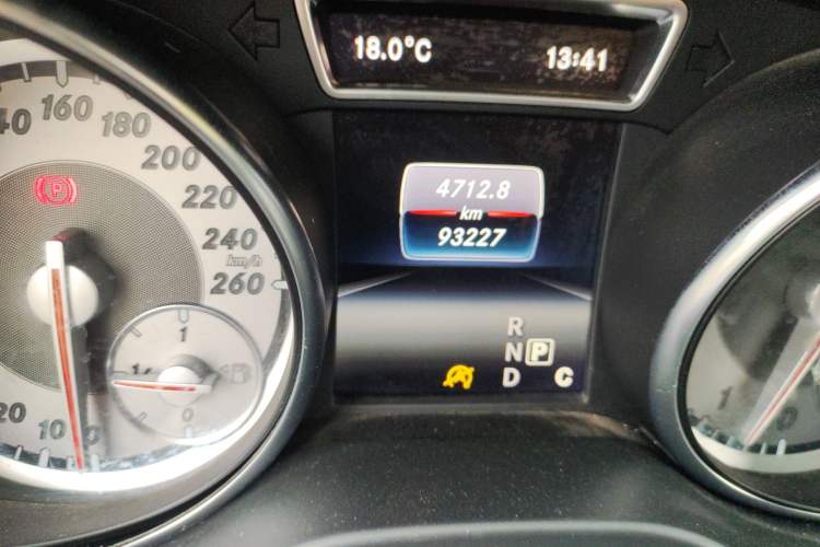 Used Mercedes-Benz CLA 2015 CLA 220 4MATIC Odometer Close Up