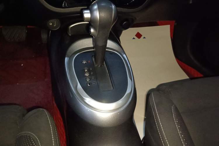 Used Infiniti ESQ 2014 1.6L Spontaneous Edition