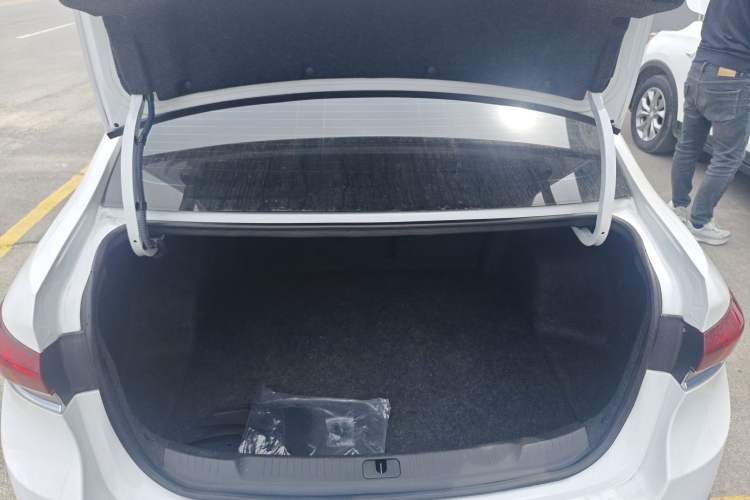 Used Buick GT 2019 18T Automatic Connected Elite Model China VI Standard Trunk