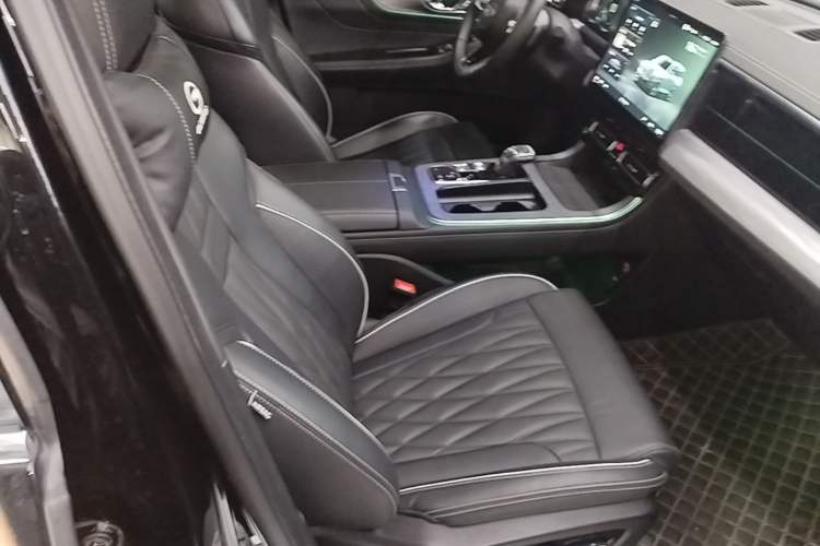 Used GAC Trumpchi GS8 2022 Linghang Series 2.0 TGDI Two-Wheel-Drive Luxury Smart Connectivity Version (7 Seats)