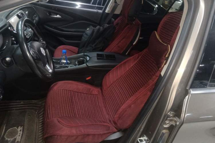 Used Buick Envision 2018 20T Two-Wheel-Drive Elite Model Left Front Seat