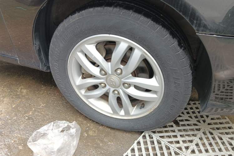 Used Hyundai Celesta 2011 1.6L Manual Comfort Edition Right Front Wheel Hub