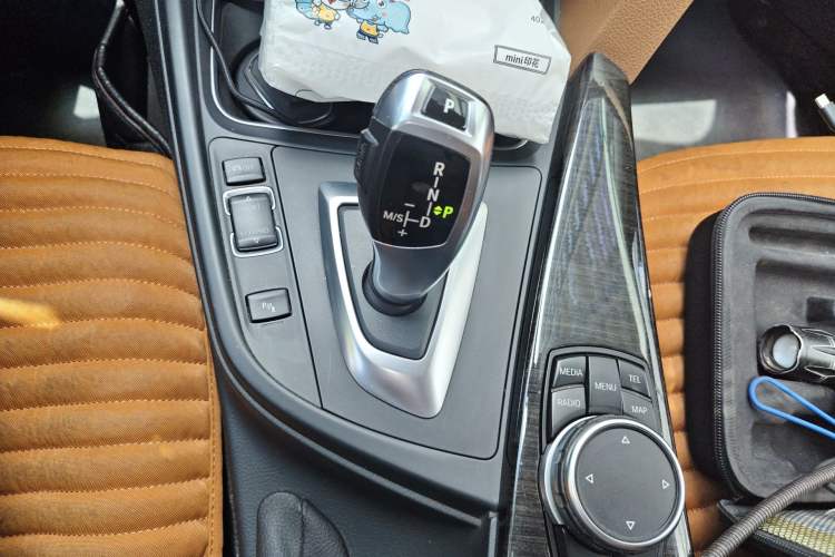 Used BMW 3 Series 2016 320Li Luxury Design Package Gear Lever