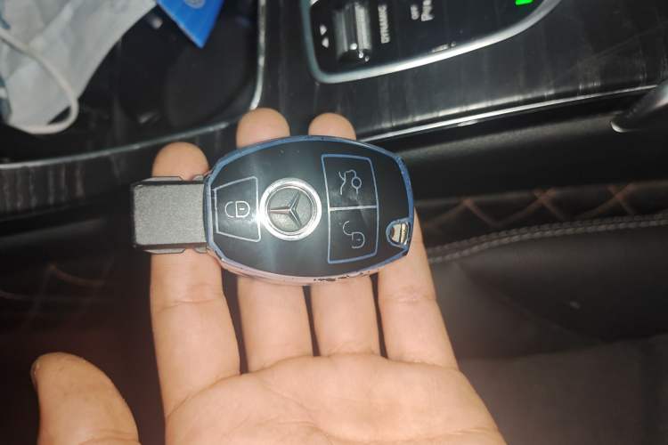 Used Mercedes-Benz C-Class 2017 Facelift C 200 L Sport Edition