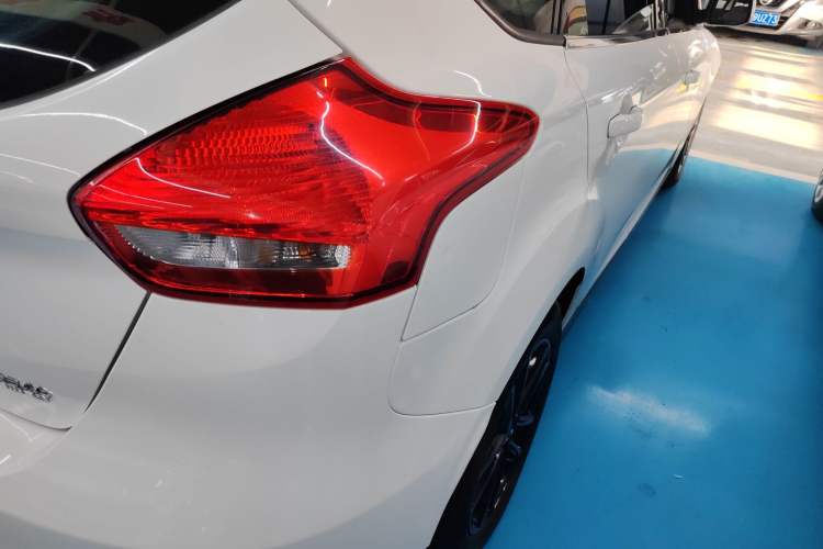 Used Ford Focus 2017 Hatchback 1.6L Automatic Fashion Edition Smart Drive Version
