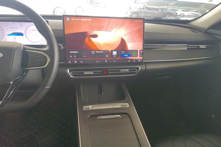 Used Chery Fengyun A8L 2025 1.5 TGDI 145 km Luxury Version Audio And AC Panel