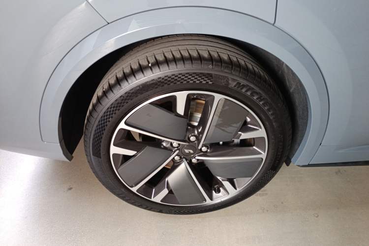 Used Li Auto L8 2025 Ultra Smart Refreshed Edition