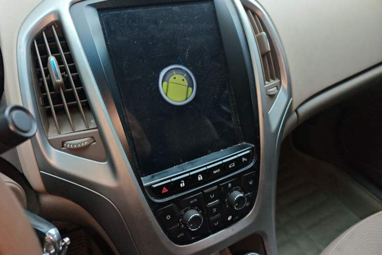 Used Buick GT 2013 GT 1.6L Automatic Fashion Edition Audio And AC Panel